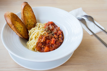 Spaghetti with Pork and Tomato Sauce