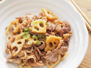 豚肉とレンコンの炒め煮
