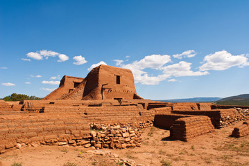 Fototapeta premium Narodowy Park Historyczny Pecos w pobliżu Santa Fe, Nowy Meksyk, USA