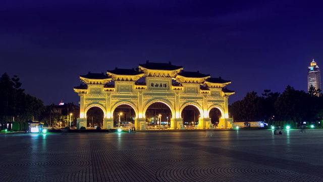 Hyperlapse of Chiang kai-shek memorial hall front gate 