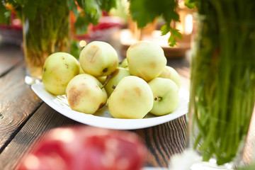 apples on plate