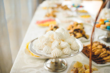 White Meringues
