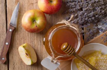 Honey jar with dipper