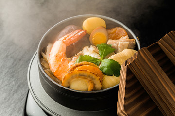 一般的な釜めし　Pot meal(kamameshi)japanese food