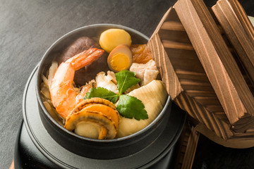 一般的な釜めし　Pot meal(kamameshi)japanese food