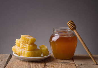 Honey jar with dipper