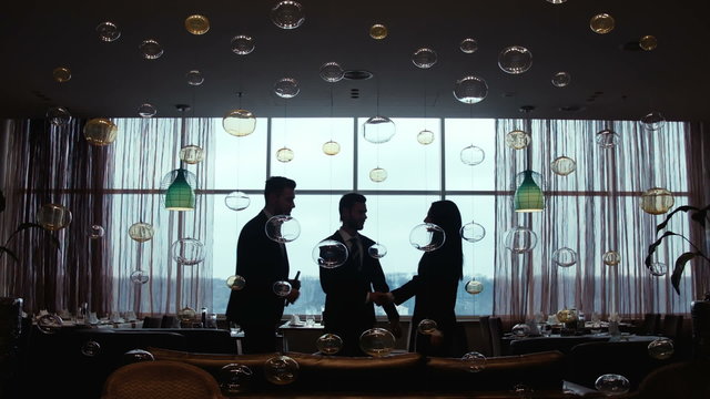 Silhouette of a meeting of businessmen