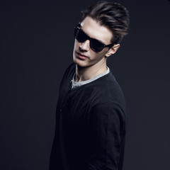 Obraz premium Man with sunglasses