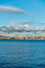 Naklejka premium Sunny Seattle Skyline 4