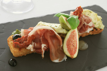 fig and cured ham bruschetta