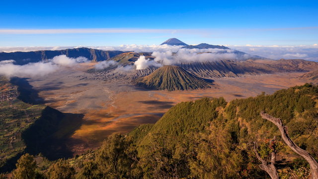4K Timelapse Of Bromo volcano, East Java, Indonesia