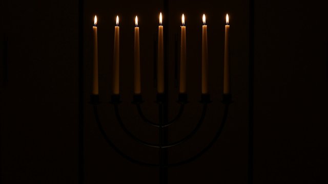 Menorah acceso
