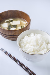 ご飯と味噌汁