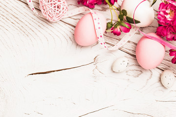 Fototapeta na wymiar Easter decorations with flowers