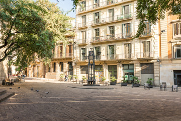 The public square Plaça de Sant Pere is a nice plaza in the heart of the Sant Pere/La Ribera district of Barcelona. The plaza has a very atmospheric mood