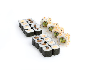 Menü, Maki, Sushi, auf weißem Hintergrund, Foodfotografie © brand49