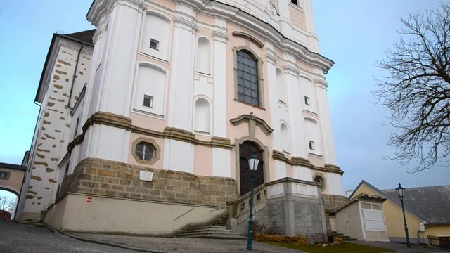Christliche P&ouml;stlingbergkirche am P&ouml;stlingberg in Linz Urfahr in Ober&ouml;sterreich an einem sch&ouml;nen Fr&uuml;hlingstag