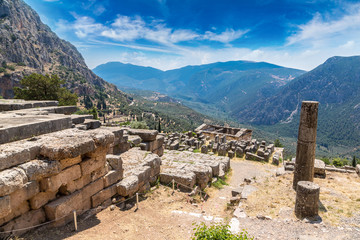 Fototapeta na wymiar The Temple of Apollo in Delphi