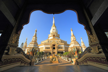 Fototapeta na wymiar Beautiful buddhist temple in Thailand.