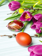 Easter decoration with eggs and tulips