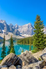 Selbstklebende Fototapete See / Teich Majestätischer Bergsee in Kanada.