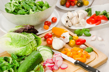 prepare a mixed salad