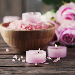 Obraz na płótnie Canvas SPA treatment with pink salt and candles