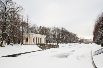 Fototapeta na wymiar Pavilion Rossi, Moika Embankment in winter. St. Petersburg