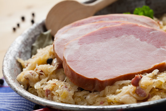 Kasselerbraten auf Sauerkraut