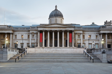 The National Gallery building in the early morning in London, nobody - obrazy, fototapety, plakaty