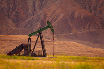 Proven oil field at the foot of USA mountains