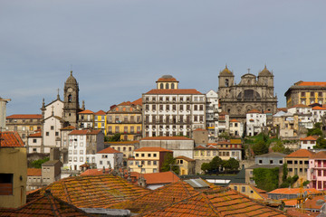 Fototapeta na wymiar view of the city of Porto