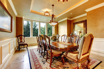 Elegant dinning room with great decor.