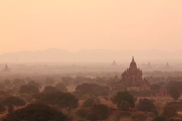 Fotobehang old Buddhist temples and pagodas in Bagan, Myanmar   © leochen66
