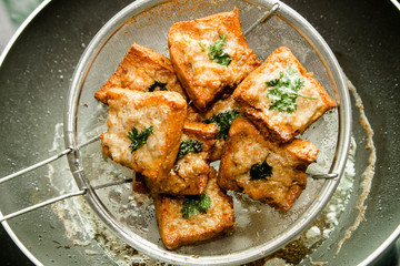 bread with minced pork