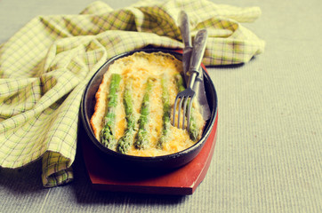 Omelette with asparagus