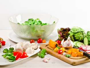 prepare a mixed salad