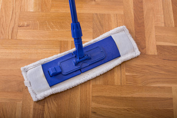 Parquet cleaning equipment