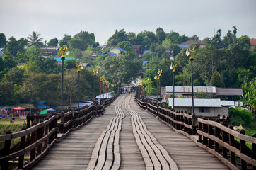 Fototapeta na wymiar Saphan Mon wooden bridge in morning time