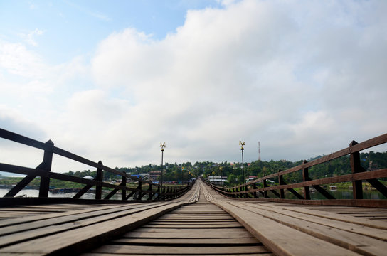 Saphan Mon wooden bridge in morning time
