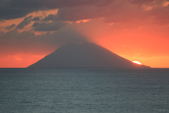 vulcano Stromboli da Capo Vaticano