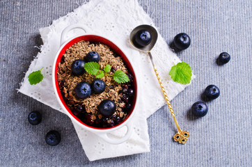Crumble with blueberries
