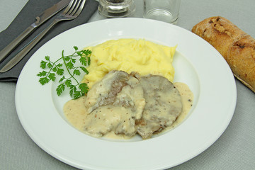 fondant de boeuf et purée 19022016