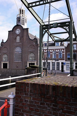 zugbrücke und pilgerkirche delfshaven