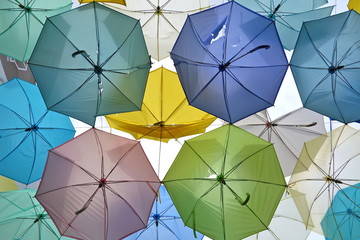 Regenschirme als Sonnenschutz