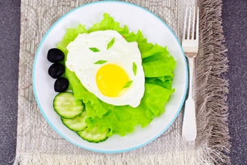 Scrambled Eggs with Chia Seeds, Lettuce and Cucumber