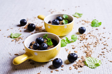 Crumble with blueberries