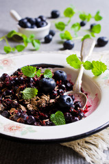 Crumble with blueberries