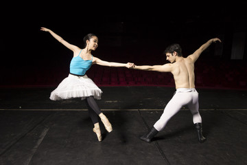Fototapeta na wymiar Ballet dance couple, posing.