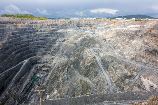 View of the inside of a deep magnesite quarry